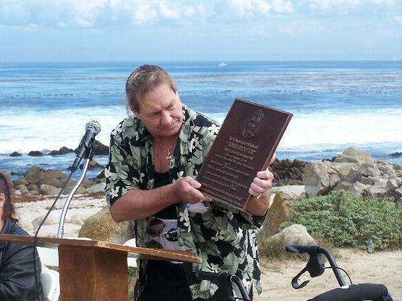 Ron Deutschendorf with memorial plaque